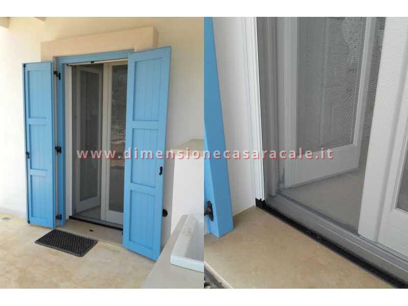 Installazione di infissi in legno in abitazioni privateI NOBILI 3