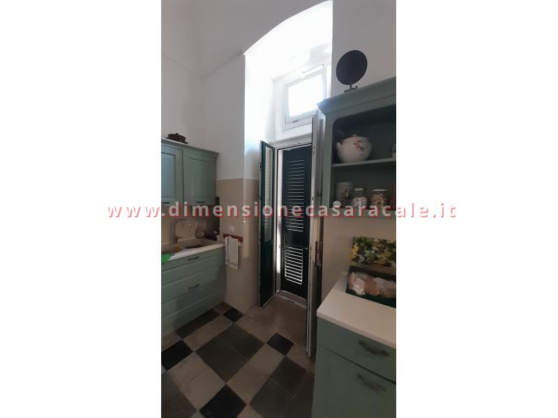 Infissi in legno di pino lamellare 15