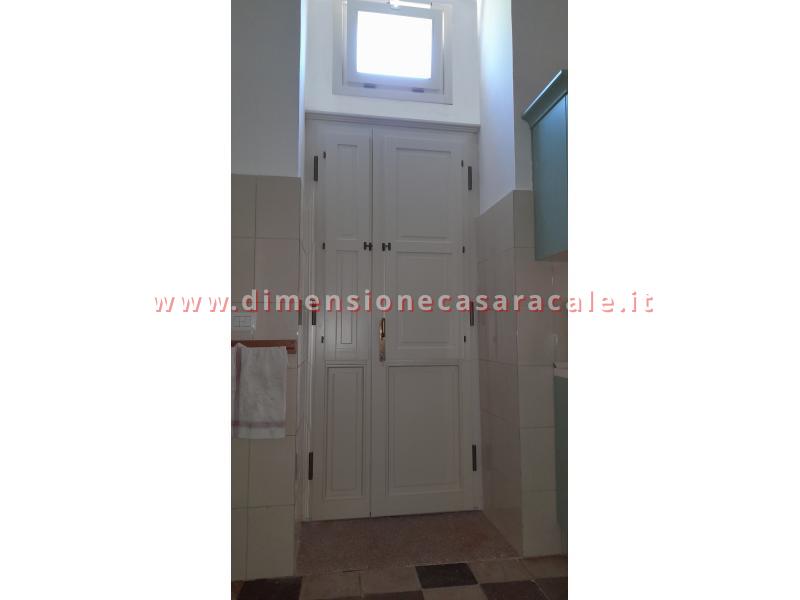 Infissi in legno di pino lamellare 16