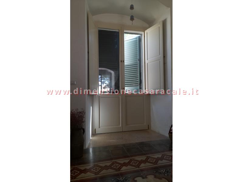 Infissi in legno di pino lamellare 5