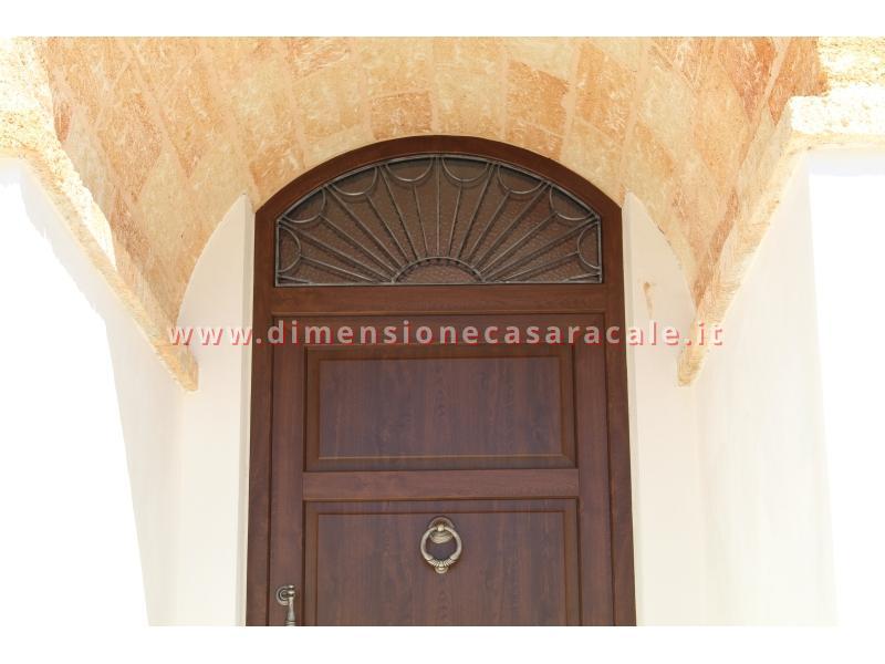 Realizzazione di soluzioni creative in ferro raggiere loghi e ringhiere 14