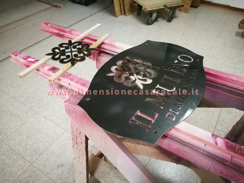 Realizzazione di soluzioni creative in ferro raggiere loghi e ringhiere 15