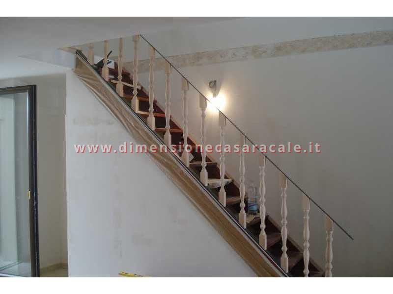 Realizzazione e installazione di scale in legno in abitazioni private 4 4