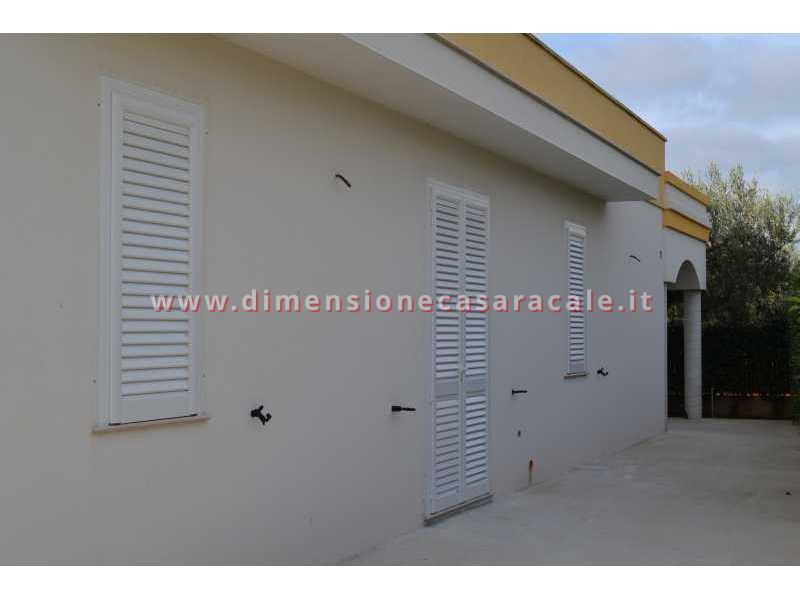 Installazione di sistemi oscuranti in abitazioni private 6
