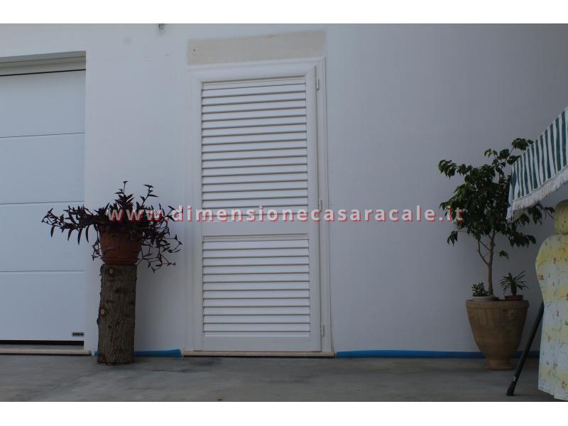 Persiane in alluminio con profilo Rehau I NOBILI linea Reginetta 14