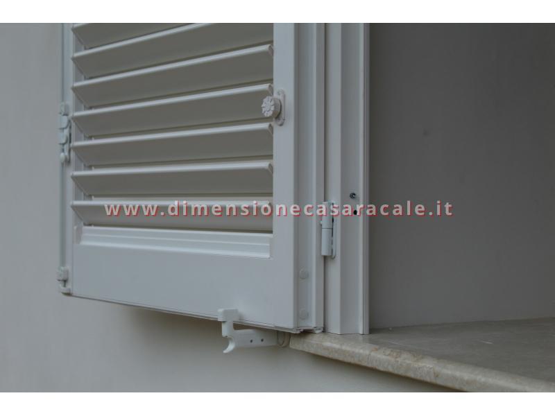 Persiane in alluminio con profilo Rehau I NOBILI linea Reginetta 6 6